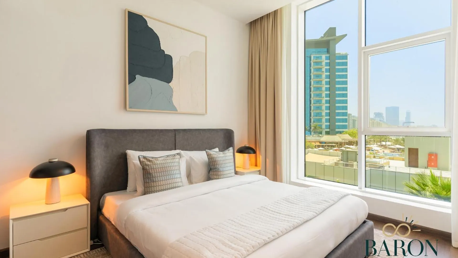 Large Waterfront Property 105 0*, Dubai